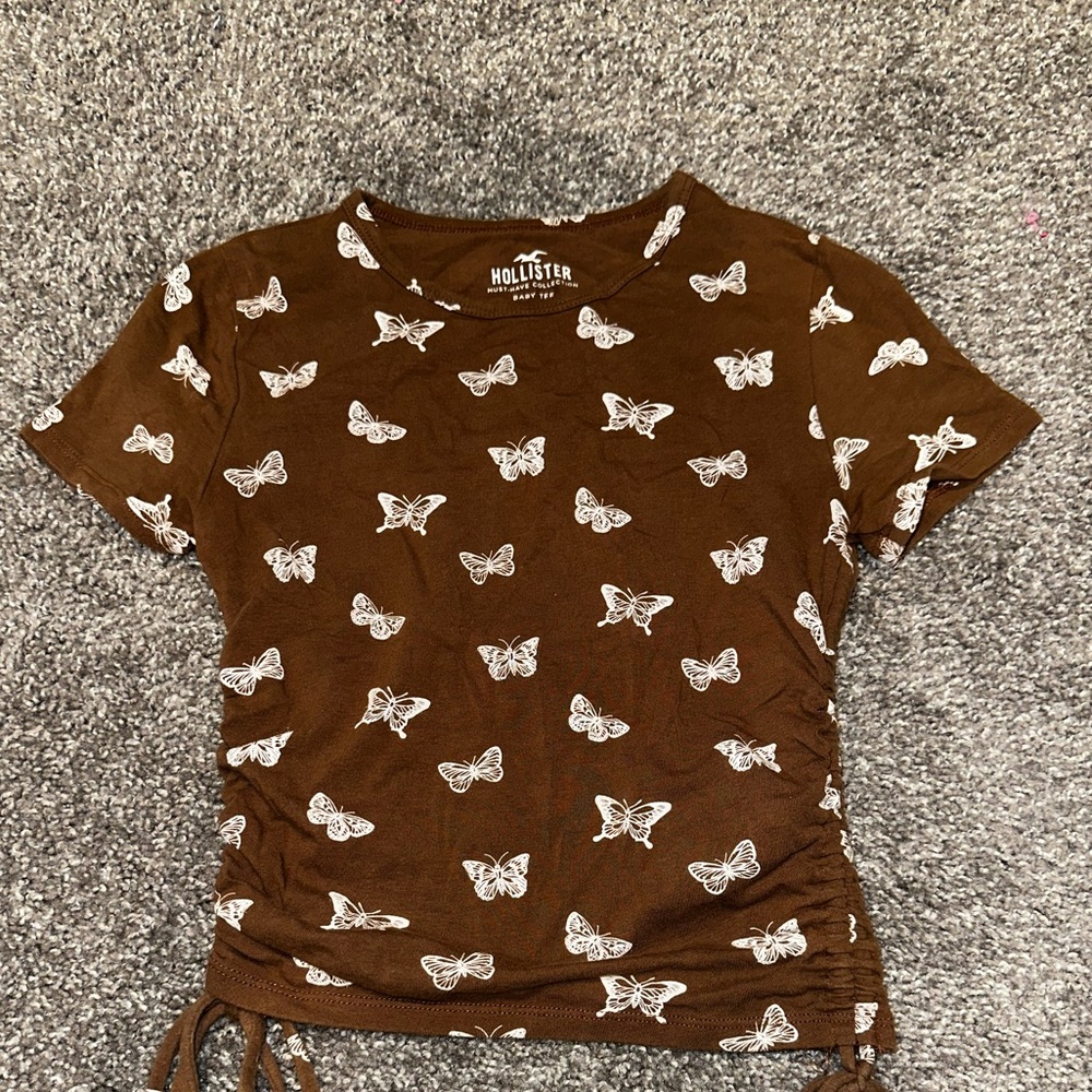 Hollister Side Cinch Baby Tee with butterflies (Size XXS)